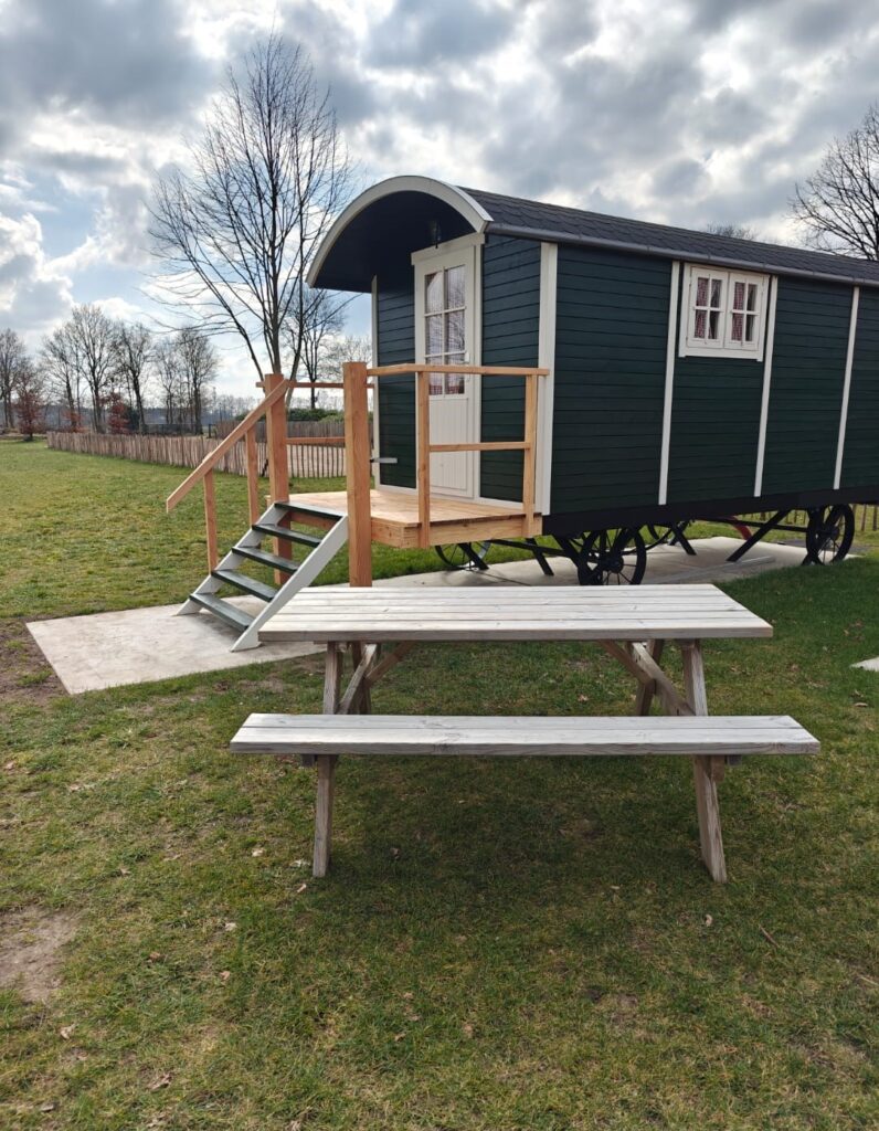 Groene Pipowagen Zijaanzicht