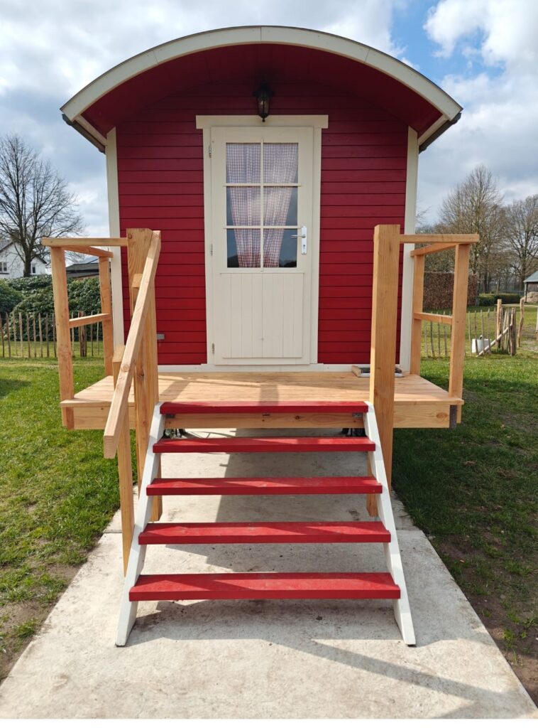 Rode Pipowagen Voorkant