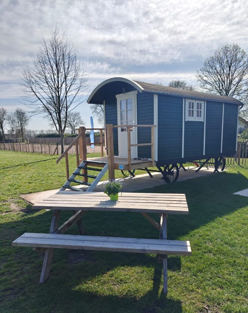 Groene Pipowagen Zijaanzicht