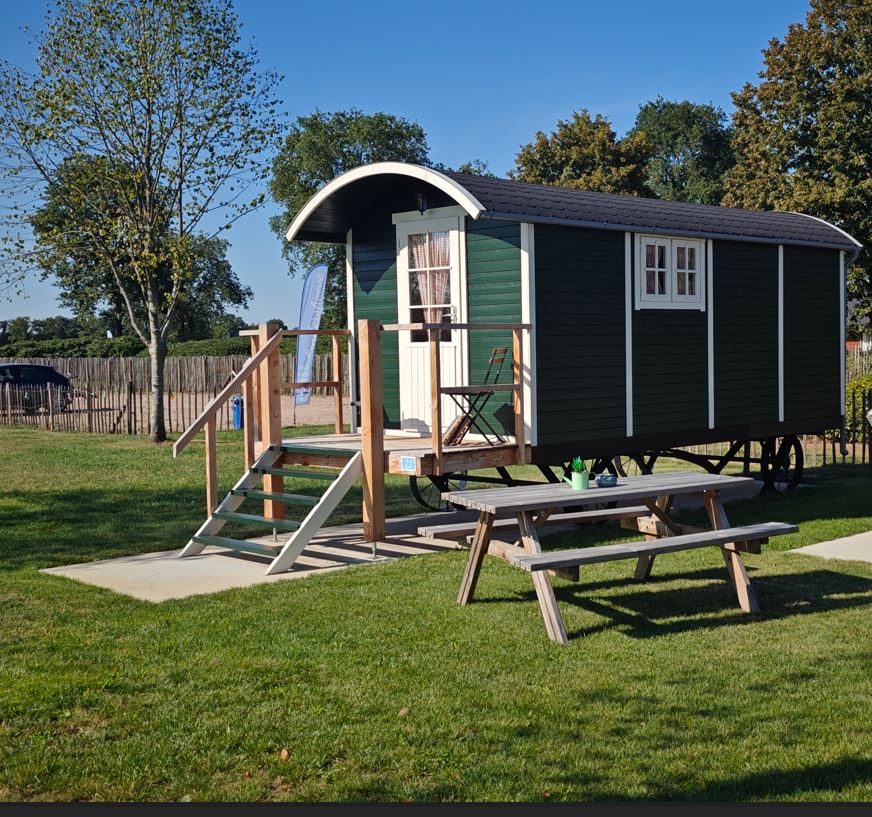 Groene Pipowagen Zijaanzicht